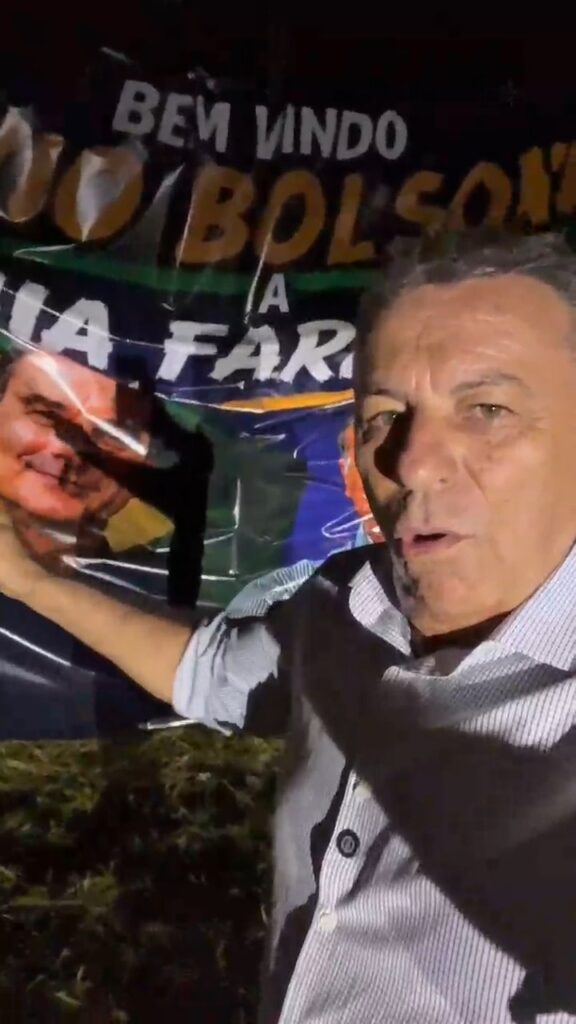 Rogério Faedo denuncia vandalismo contra outdoor de Flávio Bolsonaro na Bahia Farm Show e fala em intolerância política