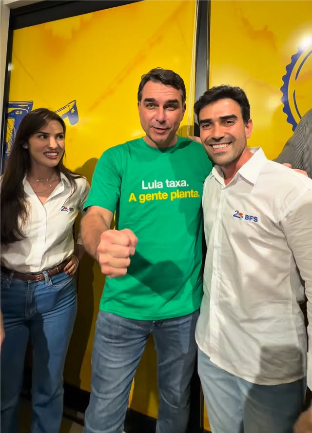 FLÁVIO BOLSONARO LEVA MULTIDÃO À BAHIA FARM SHOW E EXALTA O AGRO: “O BRASIL QUE PRODUZ MERECE RESPEITO”