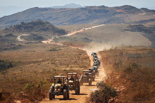 Oeste da Bahia entra para a história: maior expedição de tratores do mundo percorrerá 206 km e colocará a região no centro do agronegócio brasileiro
